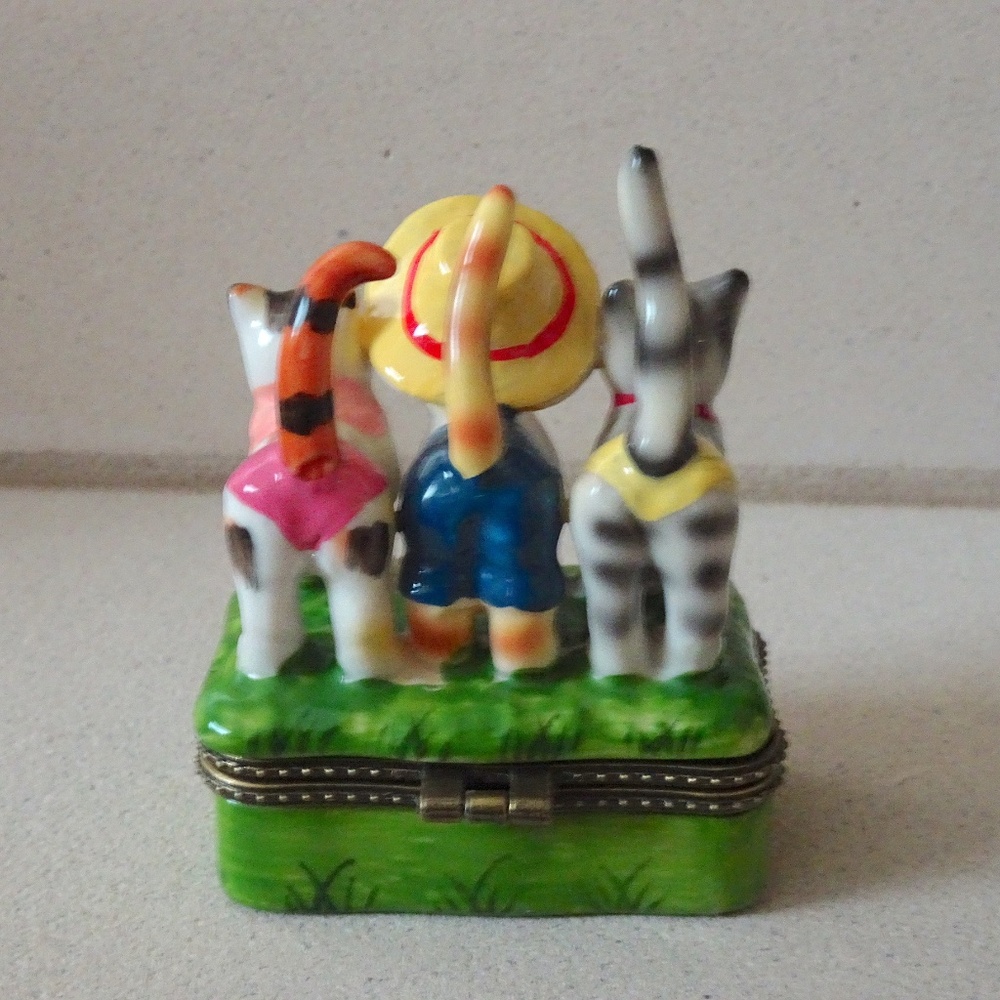Whimsical Ceramic Cat Trinket Pill Box - Tabby & Calico Cat Lover Home Decor - Picture 6 of 8